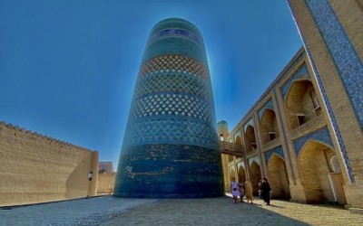 Tháp Minaret Kalta Minor Khiva – Biểu tượng xanh độc đáo của du lịch Uzbekistan
