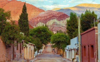 Ngọn đồi Siete Colores Purmamarca – Bức tranh bảy sắc màu giữa núi rừng Argentina