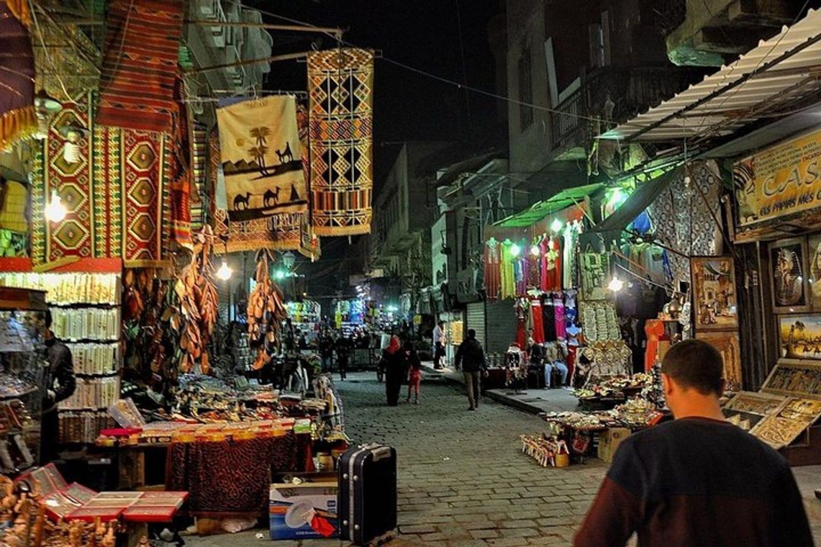 Khan el-Khalili cuốn hút du khách bằng nhịp sống náo nhiệt và nét văn hóa bản địa được gìn giữ qua nhiều thế hệ