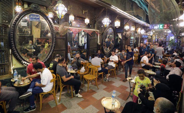 Khan el-Khalili đưa du khách hòa vào không gian Cairo xưa, nơi những giá trị truyền thống vẫn hiện diện trong từng góc phố