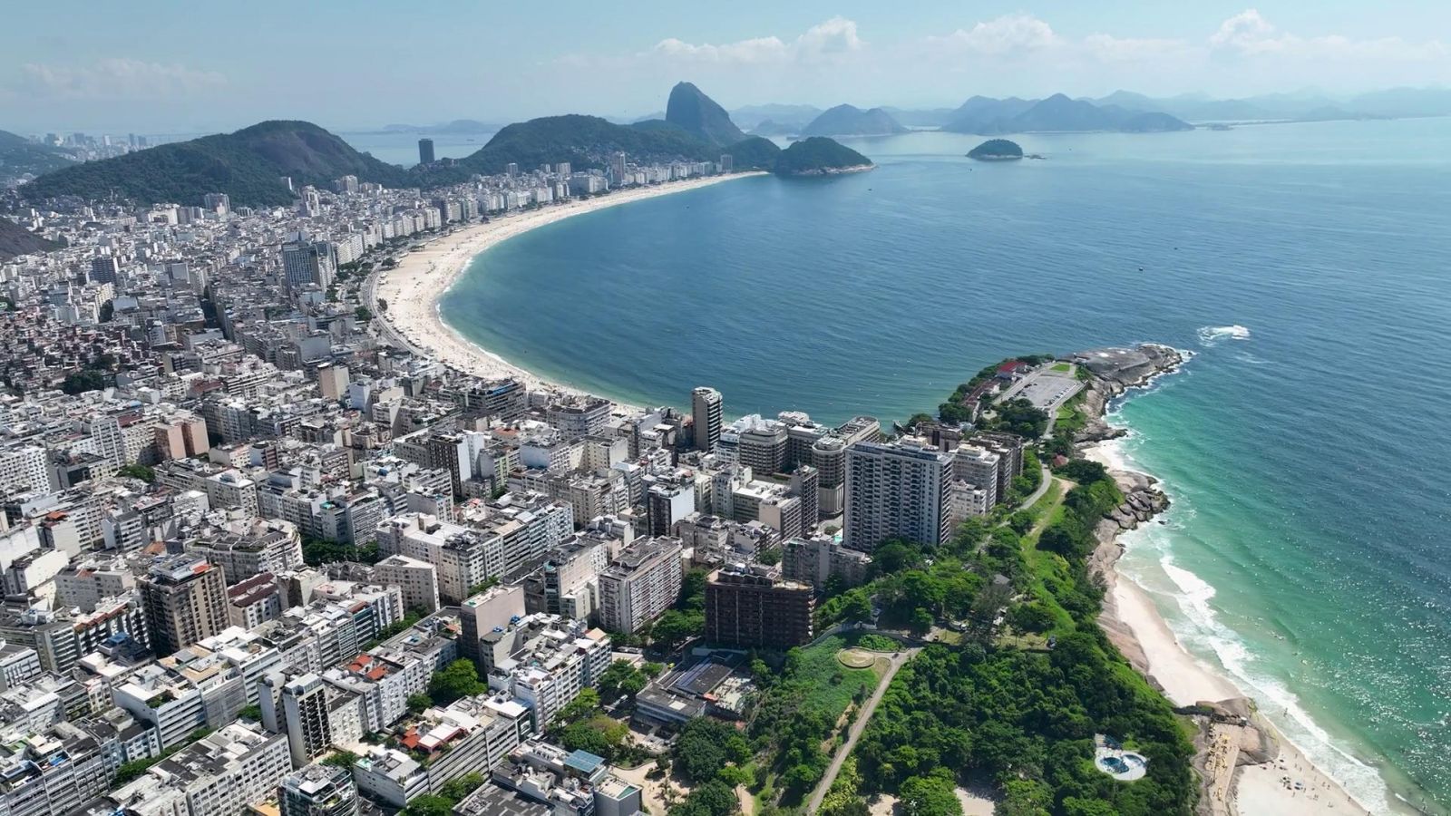 Rio de Janeiro rực rỡ giữa núi và biển, nơi nhịp sống phóng khoáng khiến mỗi khoảnh khắc đều tràn đầy cảm hứng