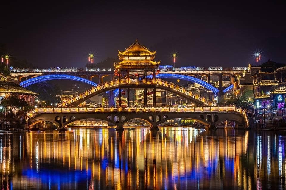 Cầu Hồng Kiều mang đậm nét kiến trúc cổ truyền Trung Hoa
