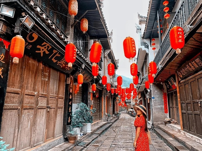 Ngao du dạo bước khám phá Phổ cổ Phượng Hoàng