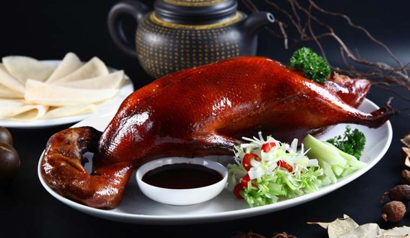Thưởng thức vịt quay Bắc Kinh trứ danh