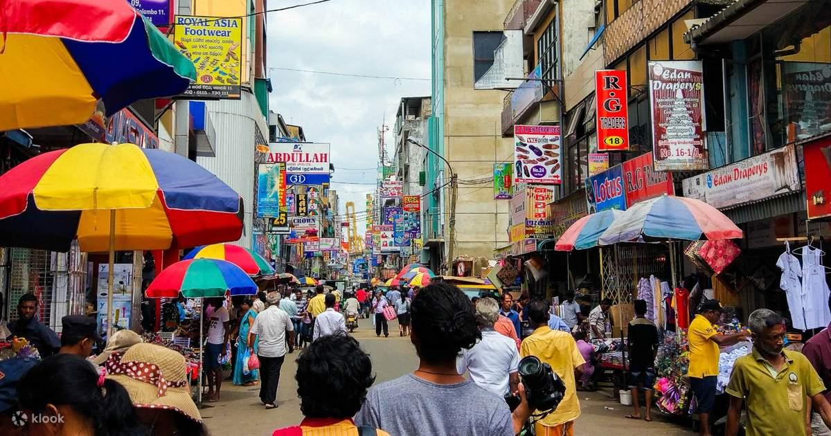 Chợ Pettah là khu mua sắm sầm uất tại Colombo với những con phố đông đúc, gian hàng đầy màu sắc và nhịp sống địa phương náo nhiệt