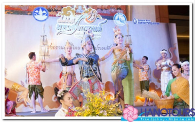 Lễ hội Grand Songkran Procession ở Thái Lan