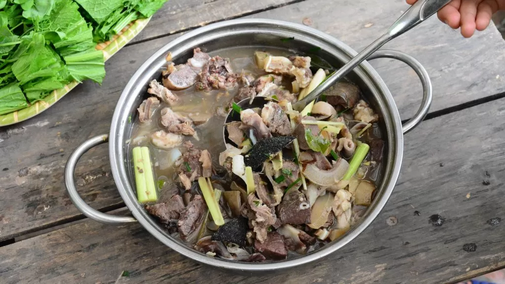 Bát thắng cố Sapa mùa đông lạnh - món ăn không thể quên