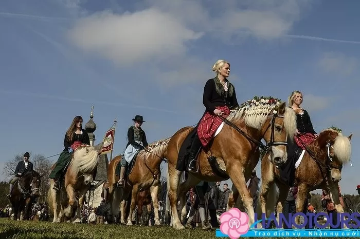 Tham gia lễ hội diễu hành ngựa ở Đức