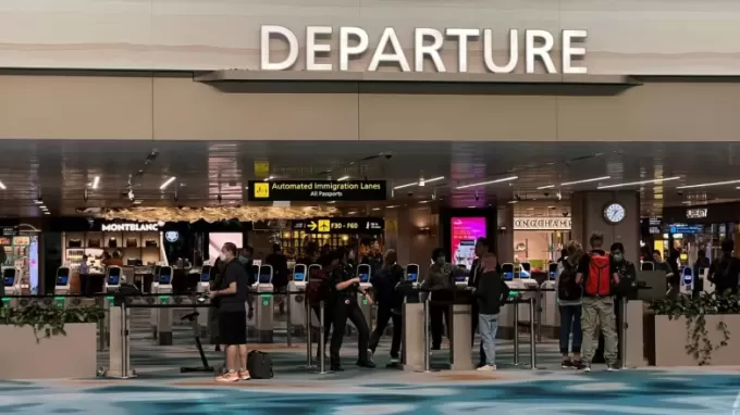 Từ năm 2024, khách rời sân bay Singapore không cần hộ chiếu