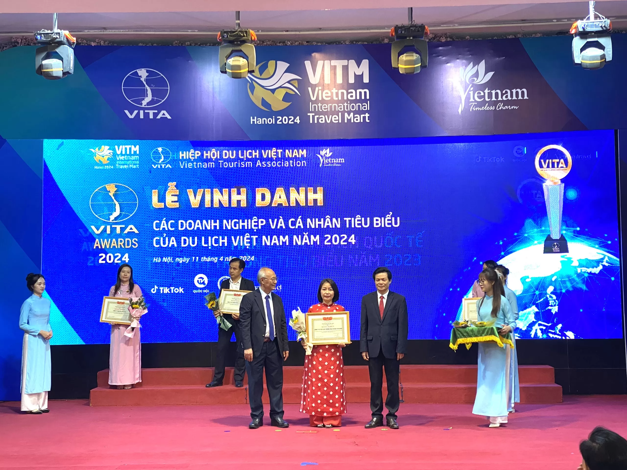 Hanotours được vinh danh là Doanh nghiệp Lữ hành triển vọng 2023