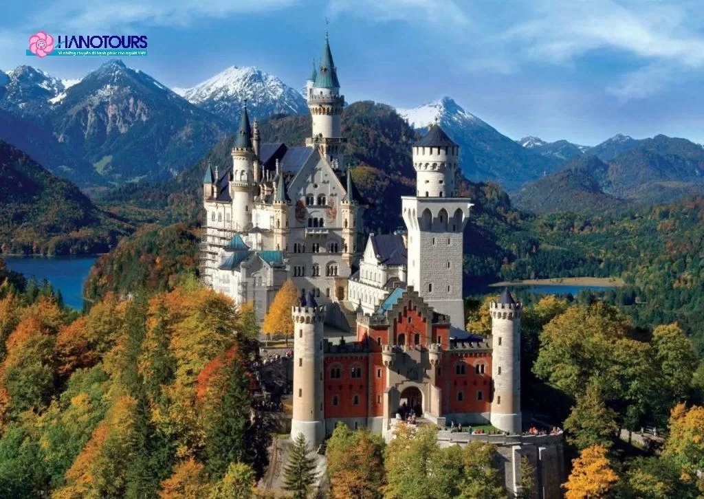 Khám phá vẻ đẹp cổ tích lâu đài Neuschwanstein tại Đức
