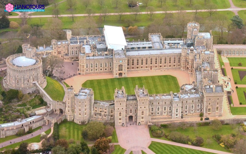 Lâu đài Windsor tráng lệ, biểu tượng của Hoàng gia Anh 