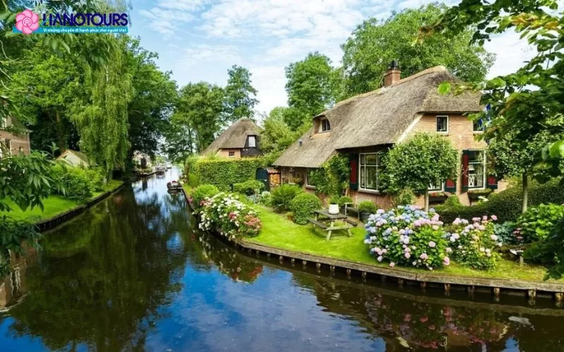 Làng Giethoorn Hà Lan: Khám phá vẻ đẹp cổ tích thơ mộng
