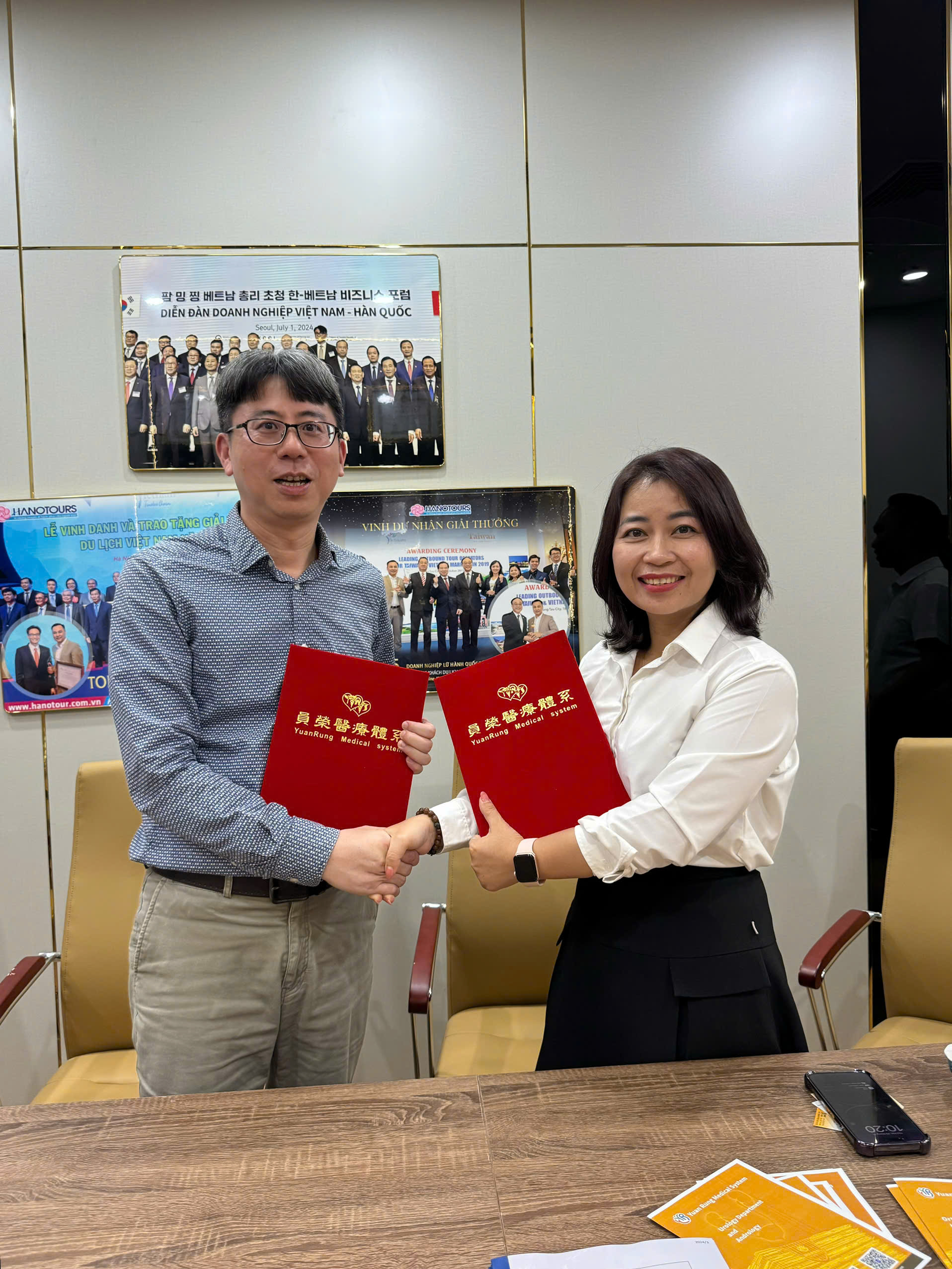 HANOTOURS và Bệnh viện YUAN RUNG ký kết thỏa thuận hợp tác