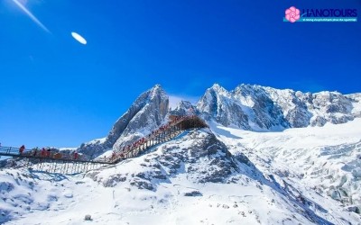 Khám phá Núi Tuyết Ngọc Long kỳ vĩ khi đi du lịch Lệ Giang