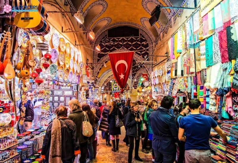 Mua sắm tại Grand Bazaar Istanbul – Lạc lối giữa mê cung hàng nghìn món đồ thủ công