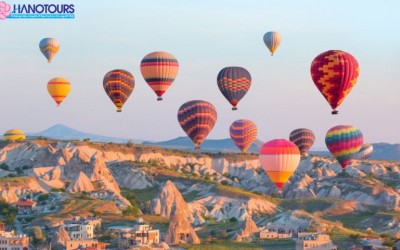 Cẩm nang bay khinh khí cầu Cappadocia: Giá vé & giờ bay đẹp nhất