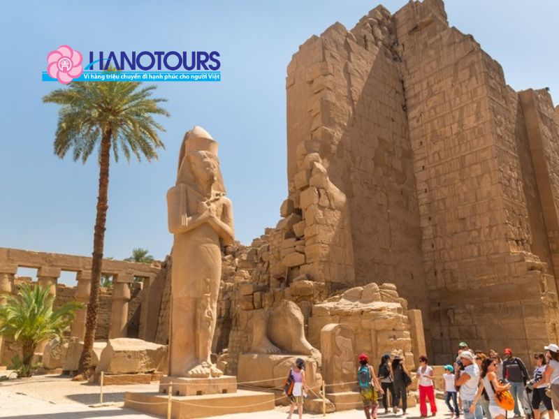 Khám phá lâu đài bông Pamukkale: Kỳ quan trắng xóa giữa đời thực