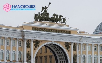 Quảng trường nước Nga: Những biểu tượng quyền lực và vẻ đẹp vượt thời gian