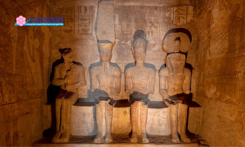 Ánh sáng Abu Simbel: Kỳ quan đá của Ramses Đại đế
