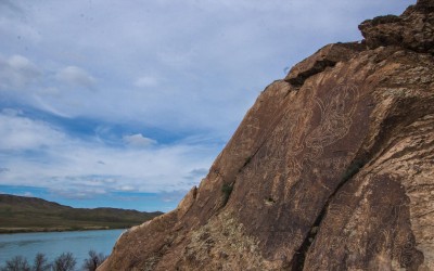 Hẻm núi Tamgaly Tas Kazakhstan - Khám phá dấu tích Phật giáo bên sông Ili