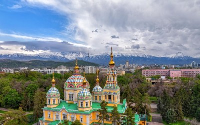 Biểu tượng kiến trúc Nhà thờ gỗ Zenkov Cathedral Almaty của du lịch Kazakhstan