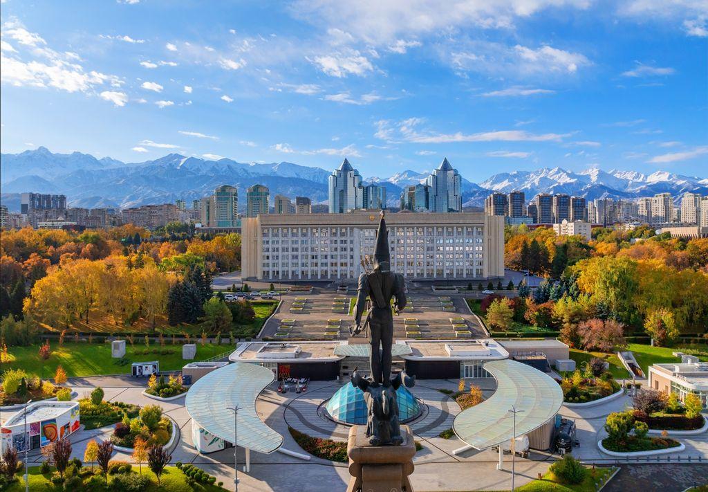 Quảng trường Độc lập Almaty – Nơi ghi dấu hành trình độc lập của Kazakhstan