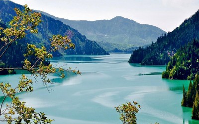 Hồ Sary-Chelek Kyrgyzstan, sắc xanh giữa Tây Thiên Sơn