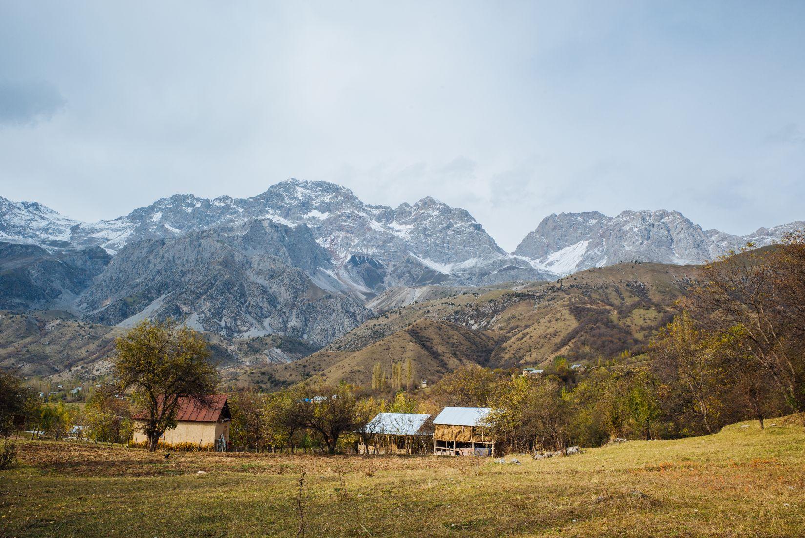 Khám phá làng du mục Arslanbob Kyrgyzstan, miền xanh giữa núi rừng
