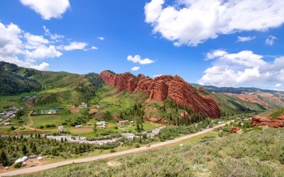 Thung lũng Jeti-Oguz Kyrgyzstan, dấu ấn Bảy con bò đỏ