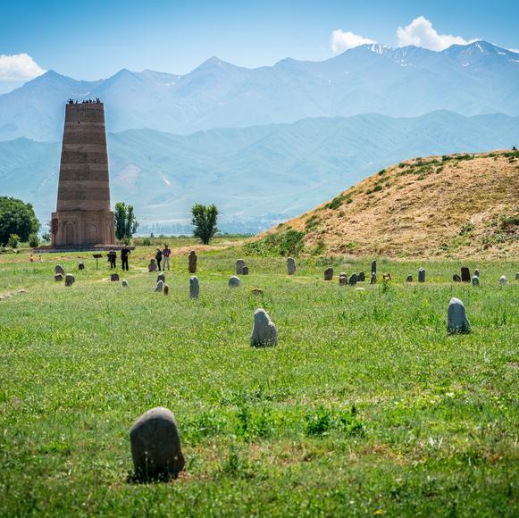 Tháp Burana Kyrgyzstan, dấu tích Con đường Tơ lụa