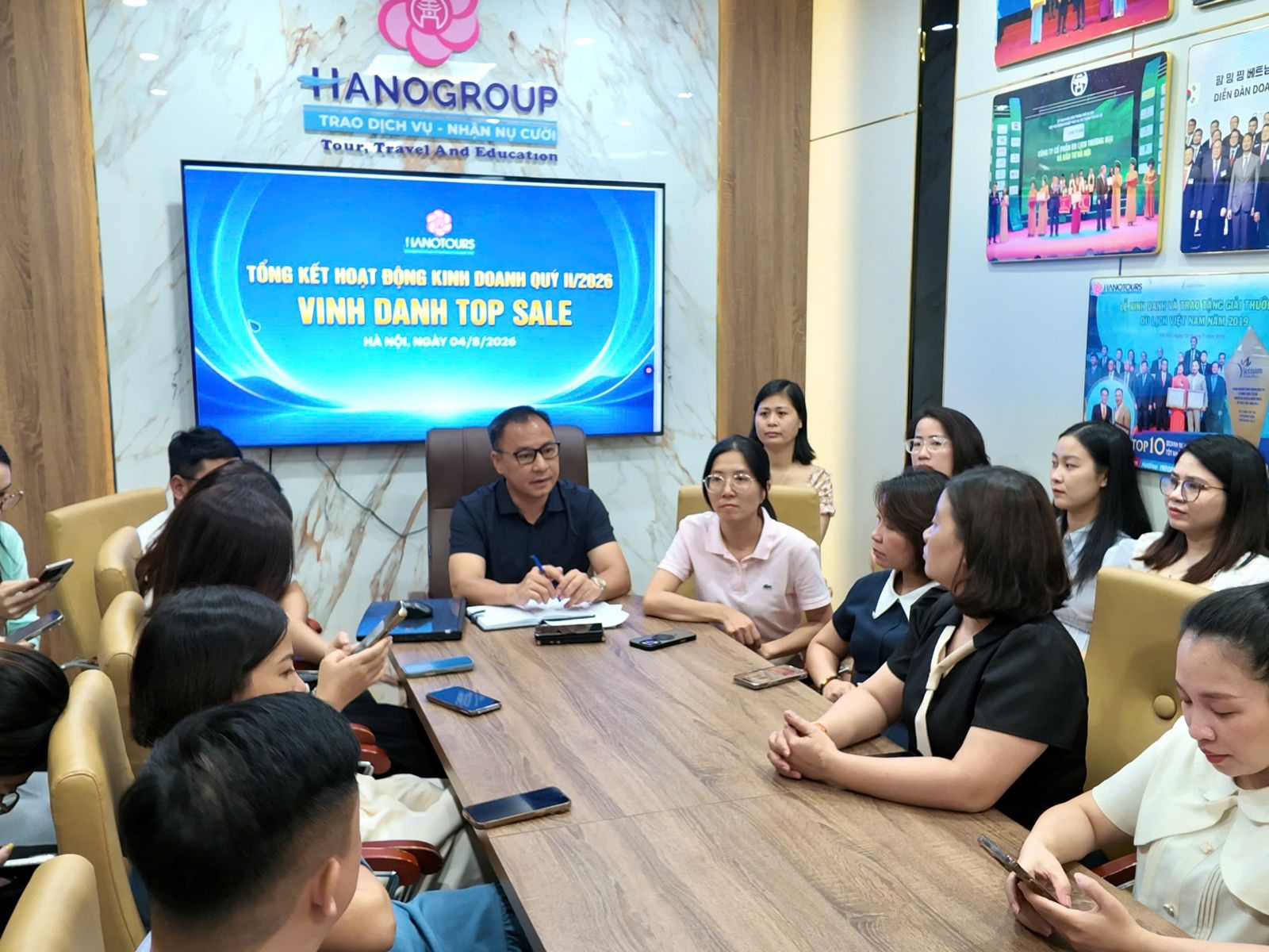 Tổng Giám đốc Hồ Xuân Phúc chủ trì cuộc họp tổng kết hoạt động kinh doanh quý II/2026