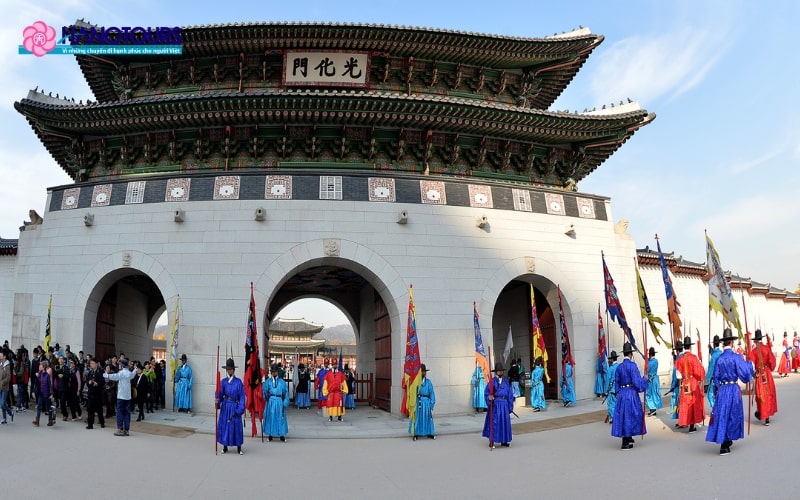 Cung điện Gyeongbokgung sẽ có khung giờ mở cửa khác nhau theo từng tháng cụ thể