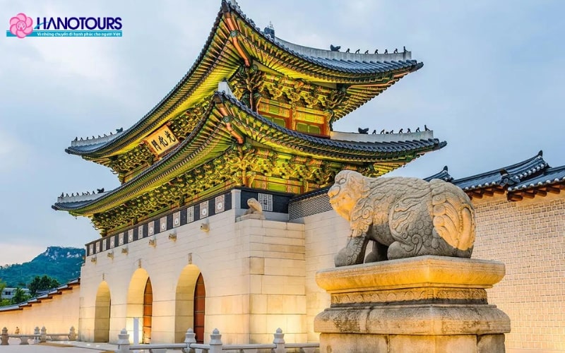 Cung Gyeongbokgung là một trong những công trình kiến trúc lịch sử vĩ đại của thời Joseon