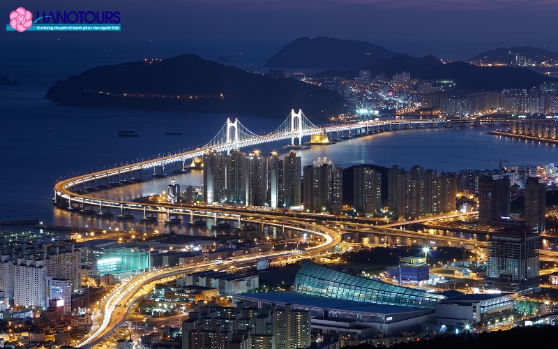 Thành phố Busan mang những cảnh quan đẹp, món ăn phong phú