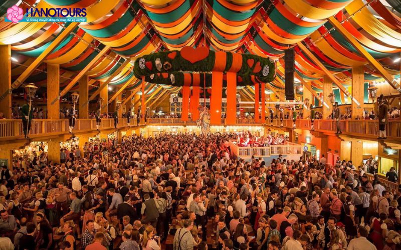 Lễ hội Bia Oktoberfest tại Munich, Đức thu hút du khách từ khắp nơi trên thế giới