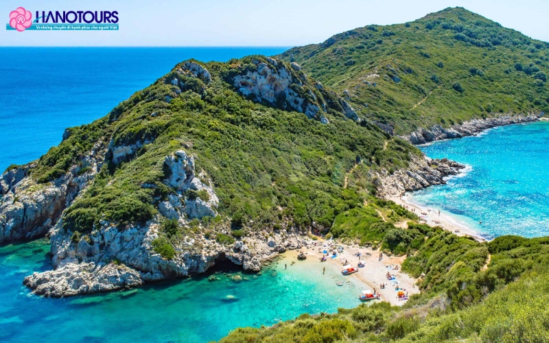 Corfu nổi tiếng với những bãi tắm trong xanh
