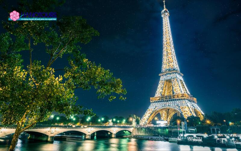 Pháp nổi tiếng với vùng đồng bằng và thành phố hoa lệ như Paris