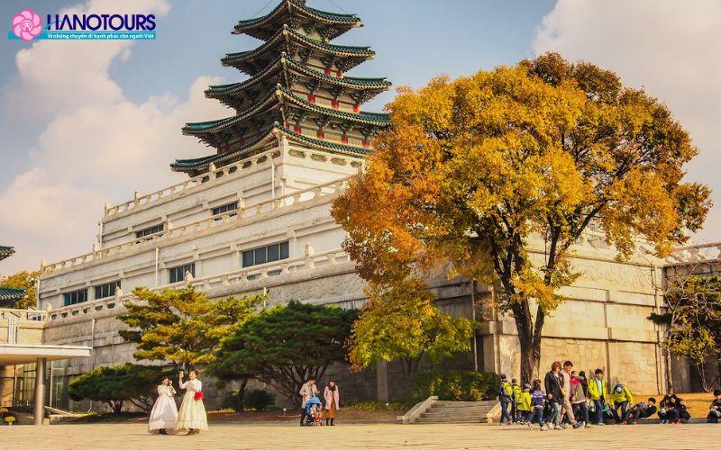 Cung điện Gyeongbok nguy nga, tráng lệ vào mùa thu