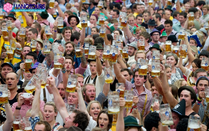 Lễ hội Oktoberfest, điểm hẹn của những người có sở thích uống bia 