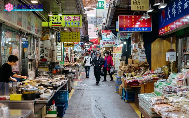 Chợ Namdaemun là nơi thu hút du khách trải nghiệm mua sắm