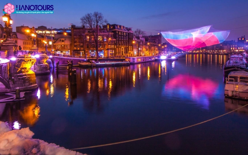 Lễ hội ánh sáng ở Amsterdam với nhiều tác phẩm nghệ thuật ánh sáng độc đáo