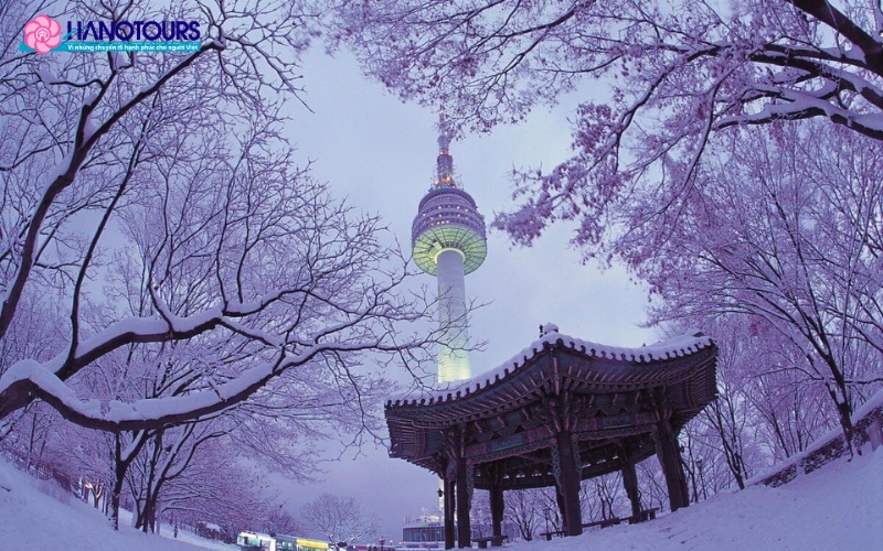 Tháp Namsan mang phong cảnh thơ mộng