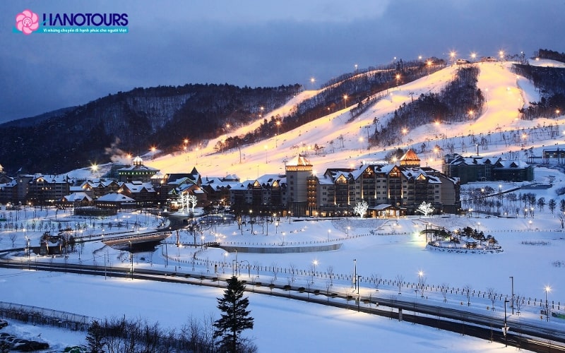 Thành phố Pyeongchang “ngủ” trong tuyết trắng