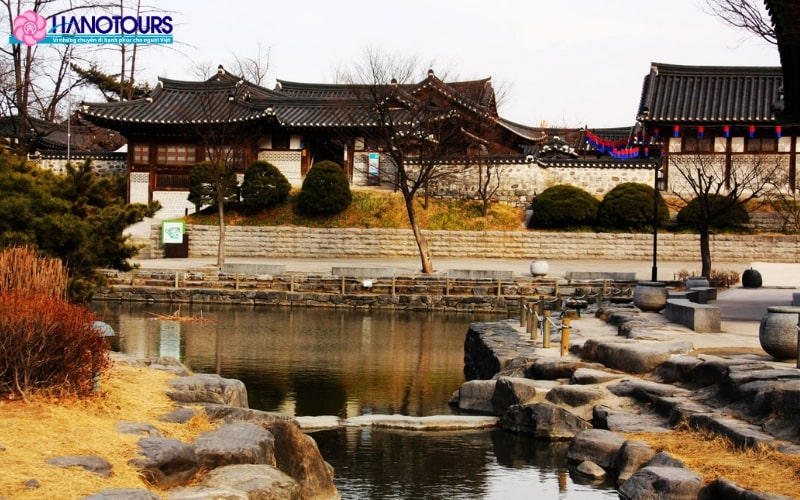 Làng Hanok Namsan được xây dựng theo phong cách kiến trúc truyền thống