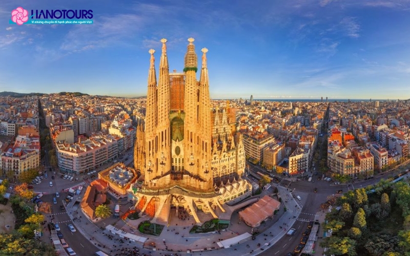Barcelona mang lại trải nghiệm đặc biệt cho du khách