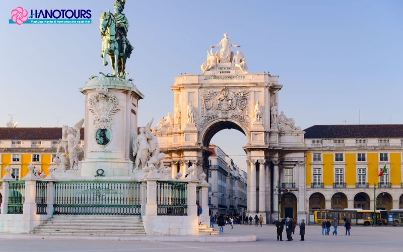 Lisbon là điểm đến lý tưởng khi du lịch Châu Âu tháng 2 với thời tiết dễ chịu