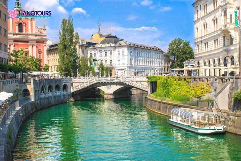 Thành phố Ljubljana là một địa danh rất nổi tiếng với các khu phố cổ yên bình