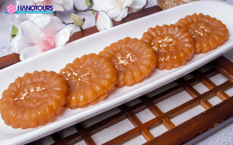 Yakgwa là loại bánh kẹo truyền thống Hàn Quốc, chế biến từ bột mì và dầu mè