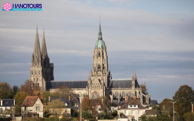Thành phố Chartres của Pháp còn được gọi là tỉnh lỵ của tỉnh Eure-et-Loir